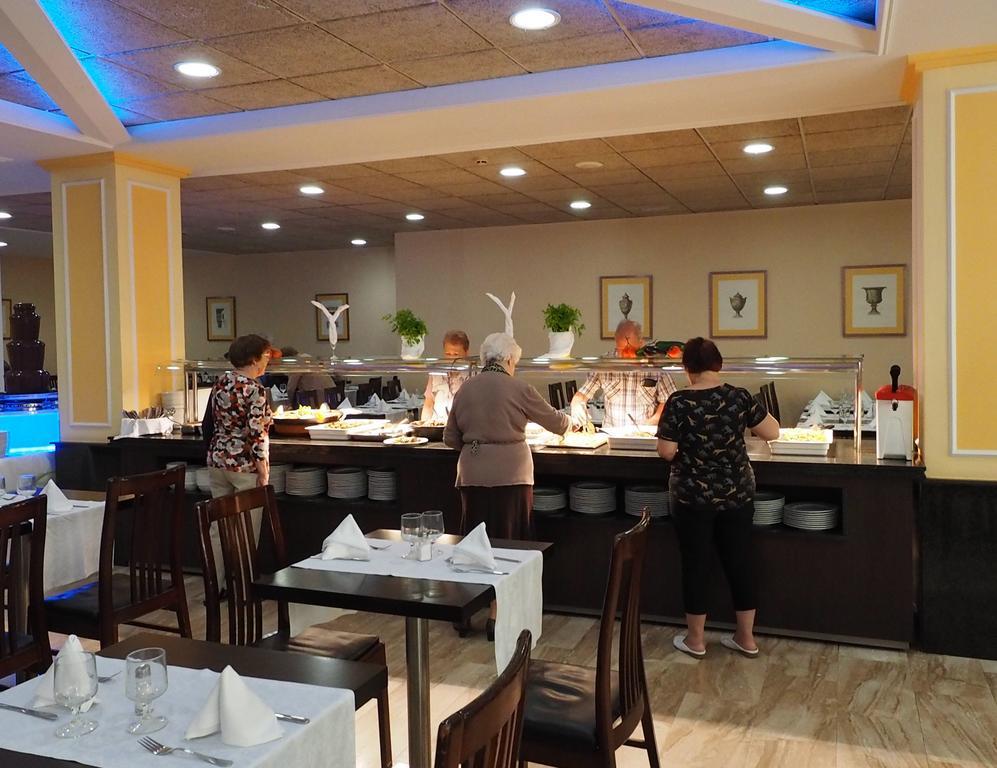 阿斯托利亚公园酒店 滨海略雷特 外观 照片